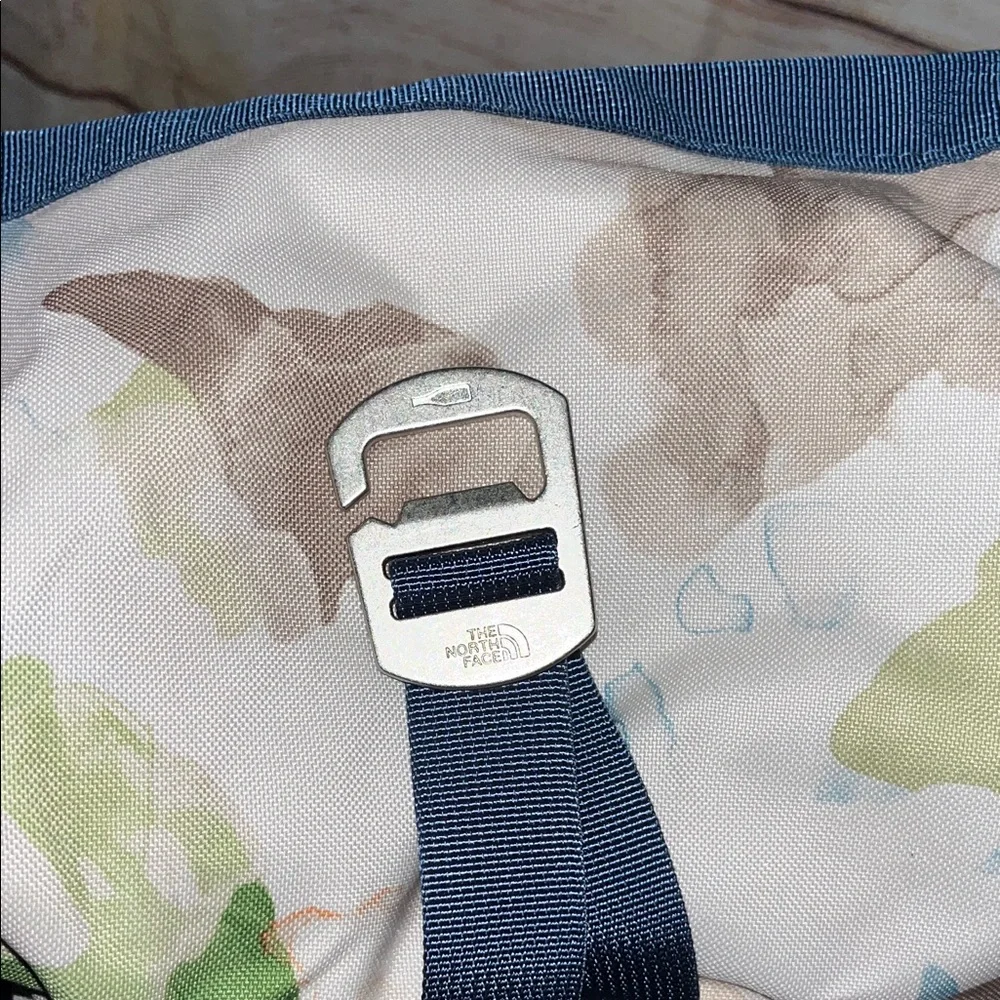 The North Face Roadsoda Waterproof Backpack - Picture 9 of 12